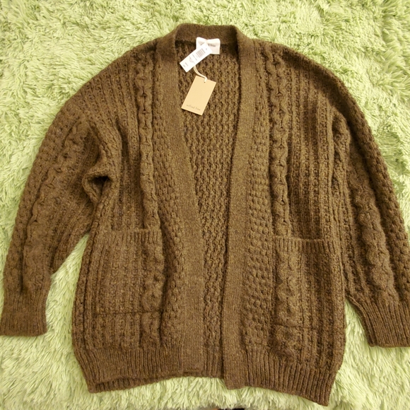 NWT Aritzia Wilfred Free Cable Knit Cardigan - Picture 2 of 3